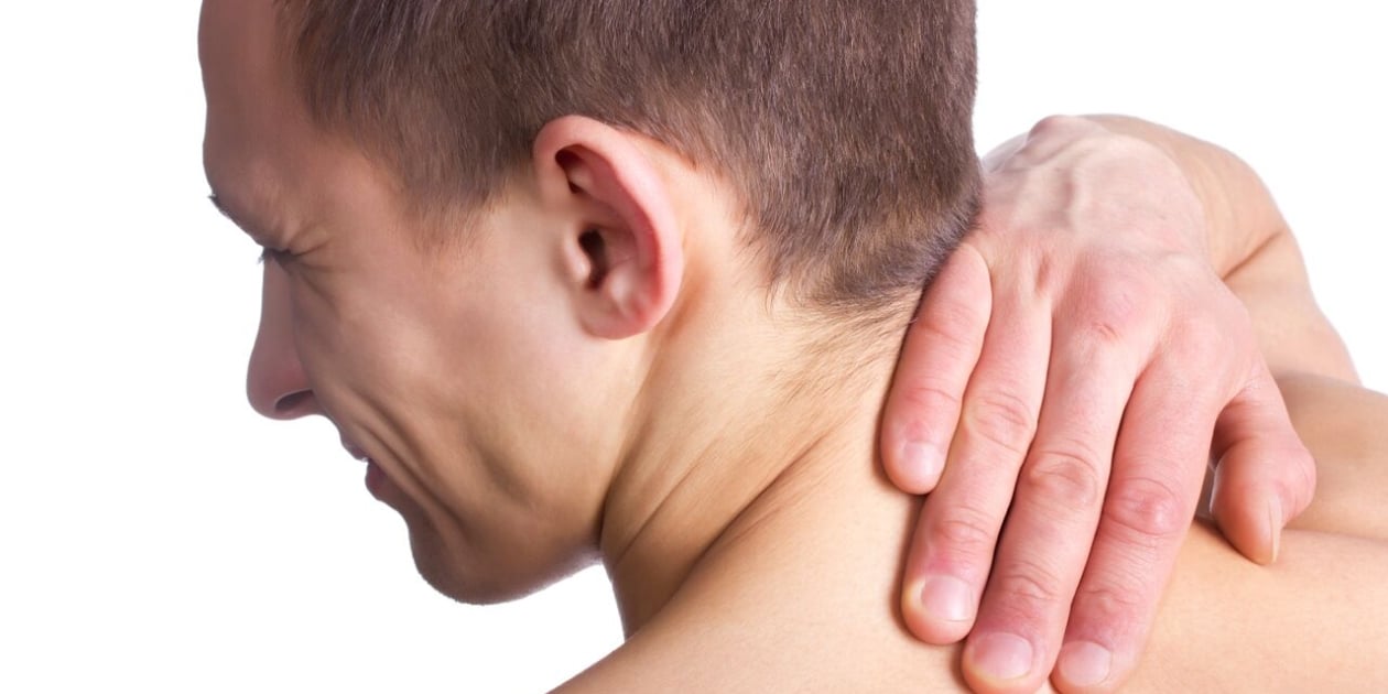 علائم دیسک گردن، دیسک گردن چه علائمی دارد؟ 3 دیسک گردن چه علائمی دارد؟